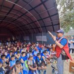Kegiatan Trauma Healing anak-anak korban gempa bumi bersama penyanyi Fery Curtis